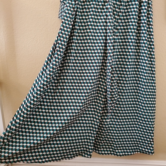 Dress with belt - Picture 2 of 4